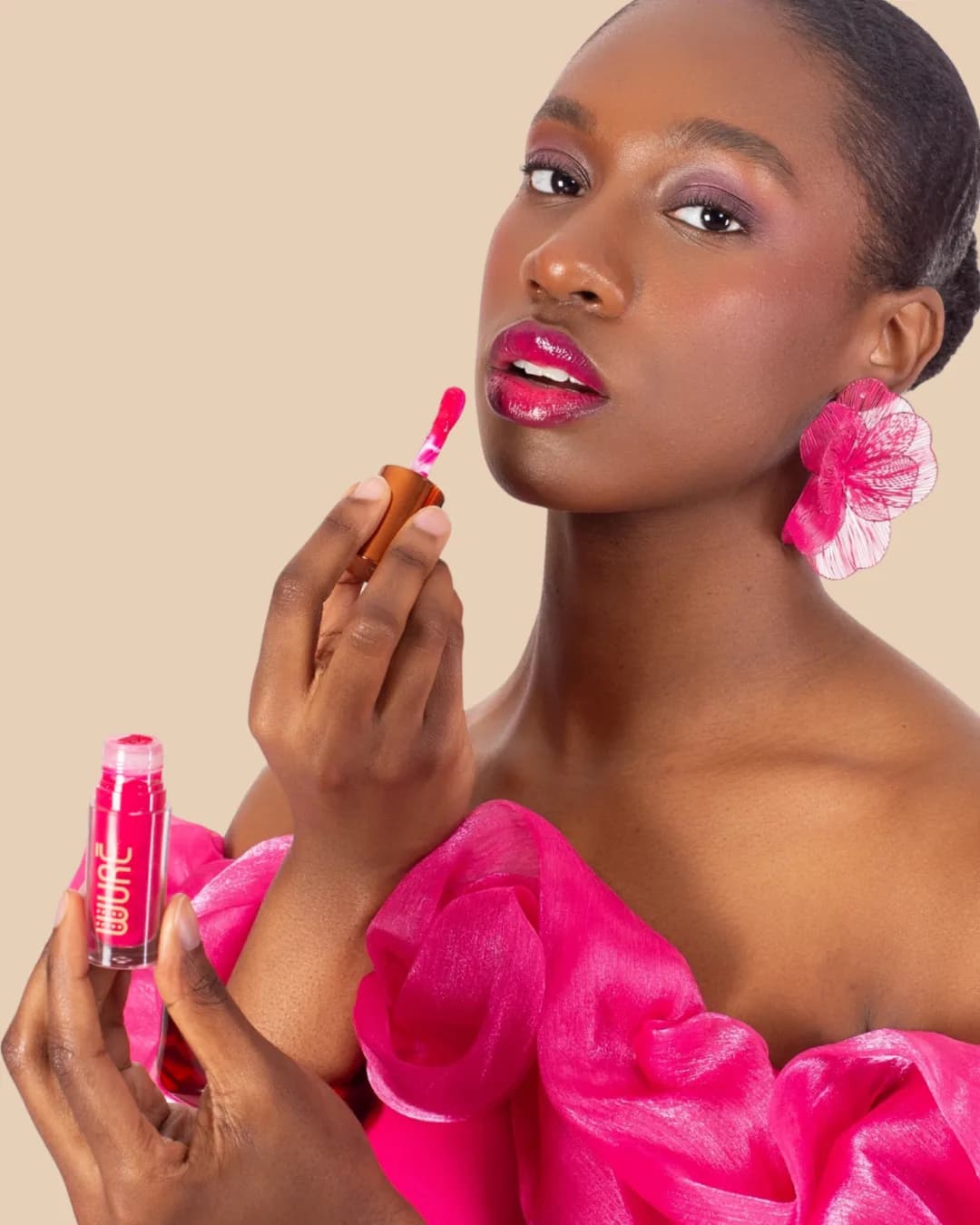Application du Velvet Gloss WURÉ teinte Pink